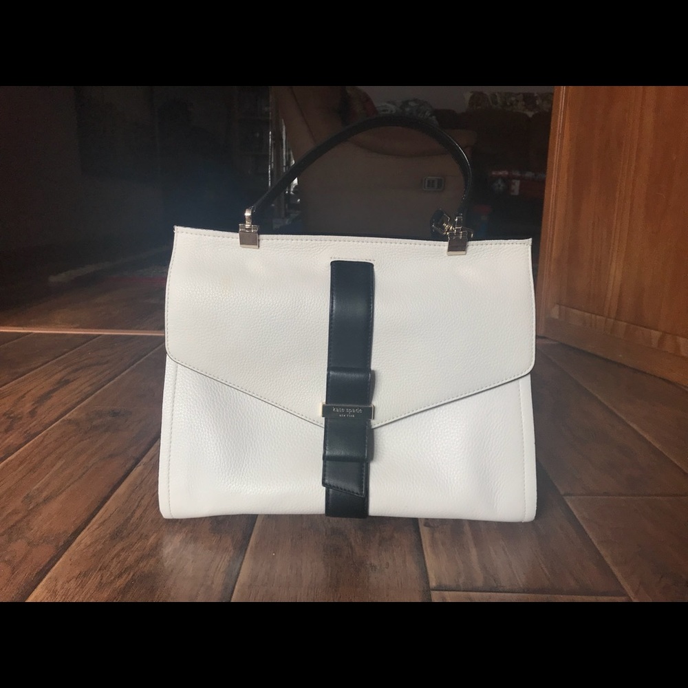 Purse - Picture 1 of 4